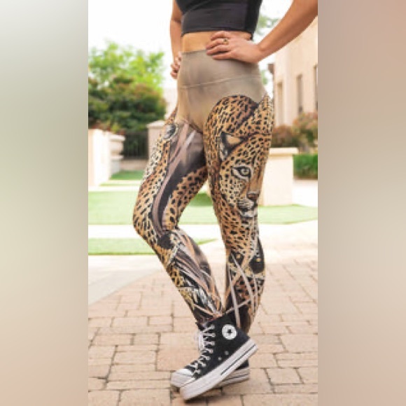 Eagle Rock Werkshop Leopard - Athleisure Leggings size Small - Picture 8 of 11